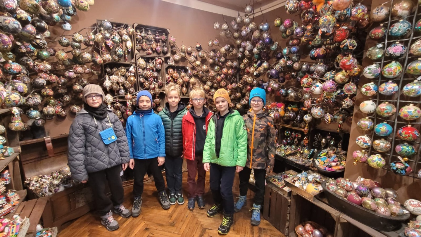 Wycieczka klasy 2a i 3a do fabryki bombek „Silverado”